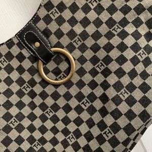 Tommy hilfiger purse